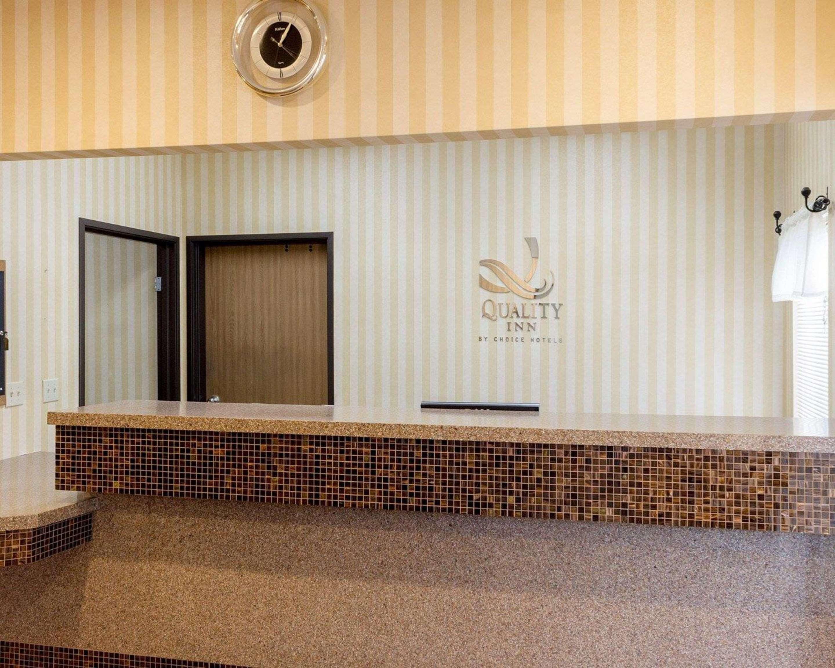 Quality Inn Brookings-University Buitenkant foto